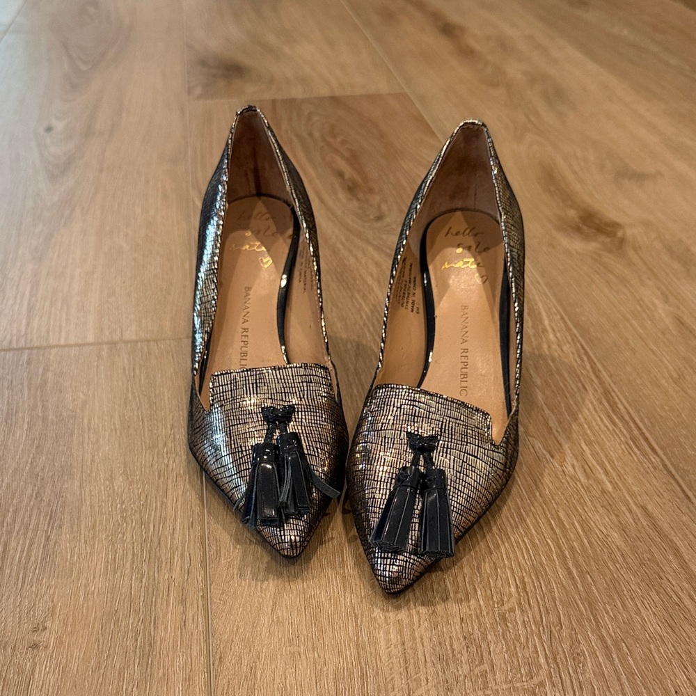 Banana Republic Metallic Gold and Black Heels with tassels